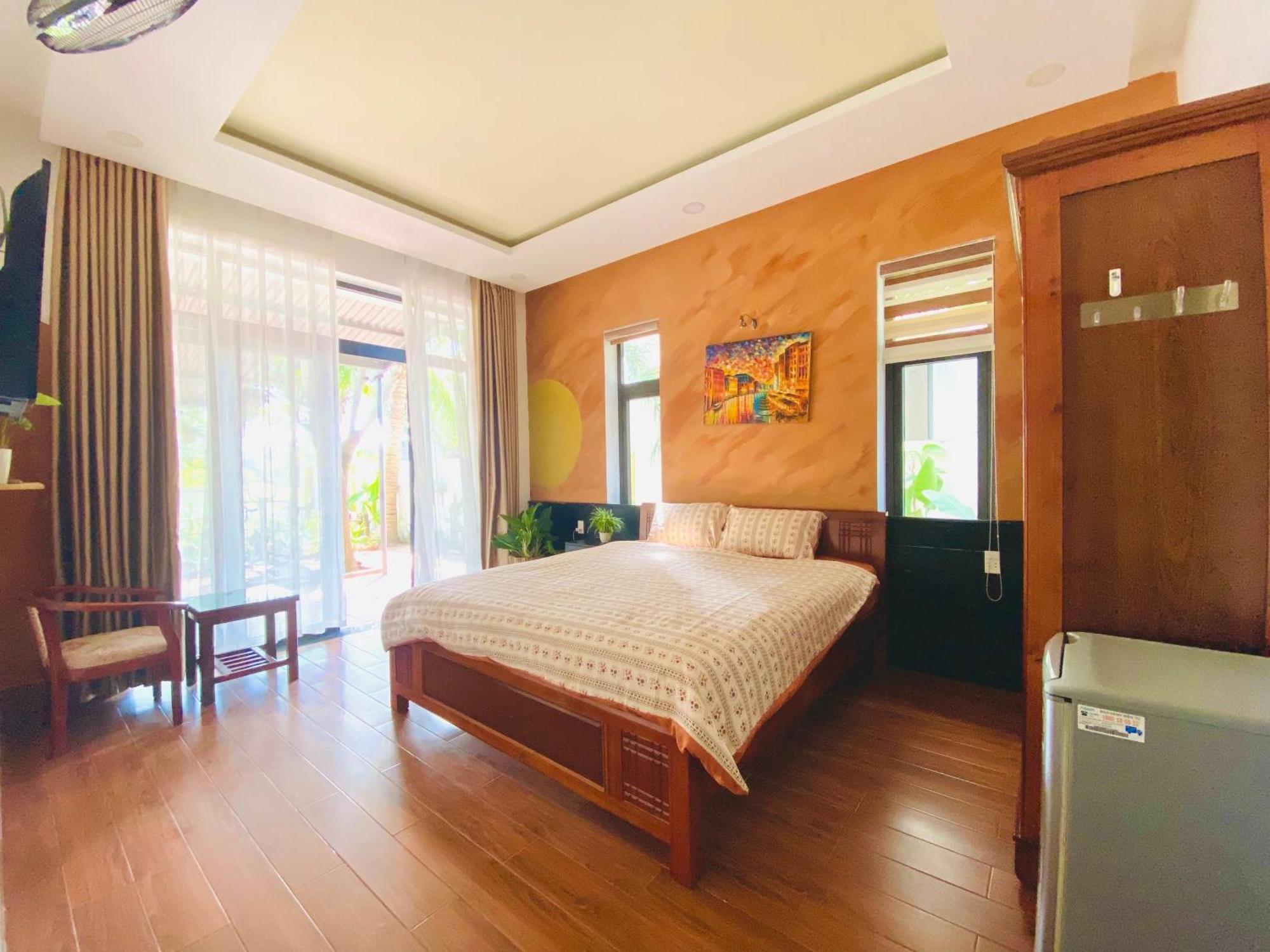 Laoxao Lakeview Homestay