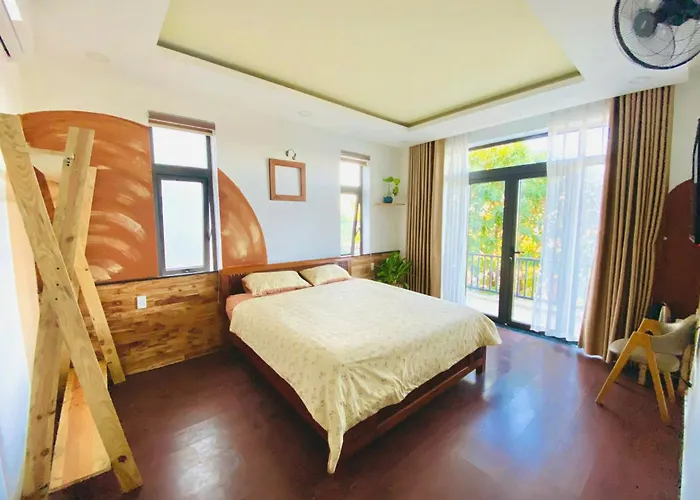 Laoxao Lakeview Homestay
