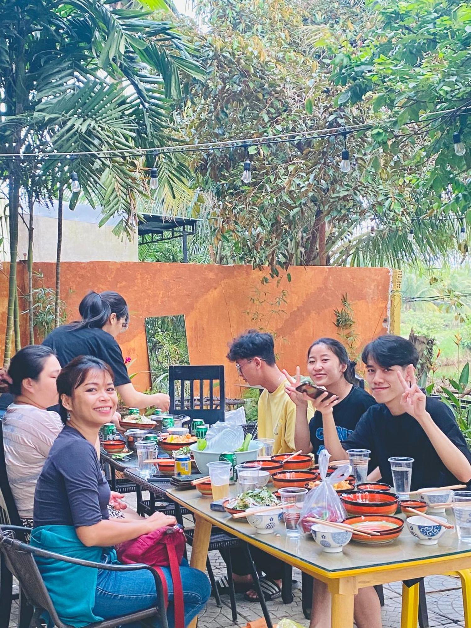 Laoxao Lakeview Homestay