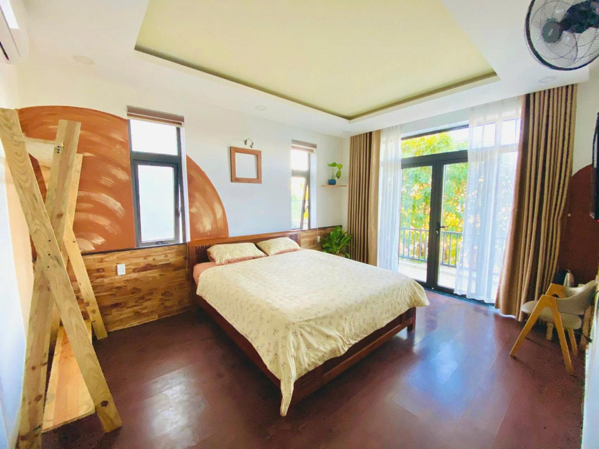 Laoxao Lakeview Homestay *